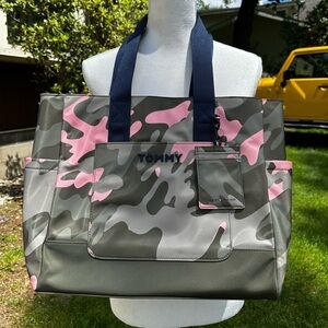 EUC Tommy Hilfiger Camo tote
